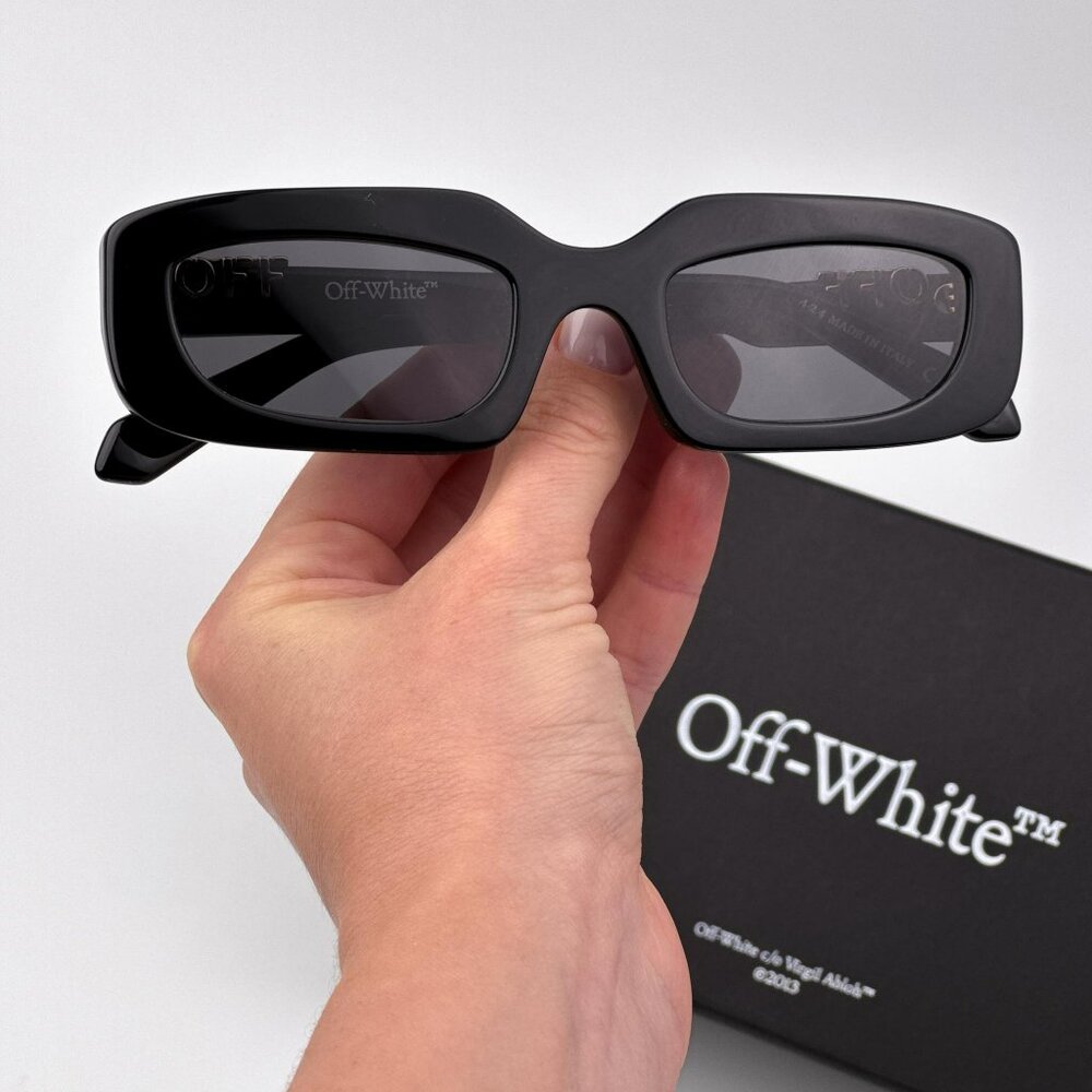 Off-White RENTON Men Sunglasses – Black Rectangle Grey Lenses Model OERI13C 1007